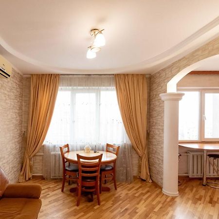Kvartirkoff Na Ozernaya 8 Kiev Bagian luar foto