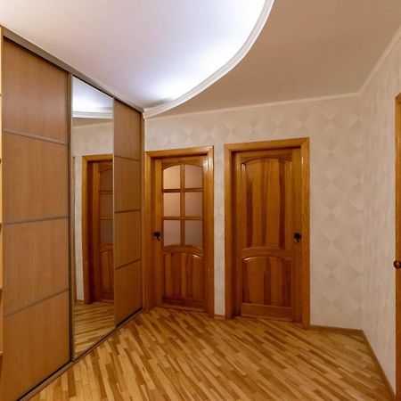 Kvartirkoff Na Ozernaya 8 Kiev Bagian luar foto