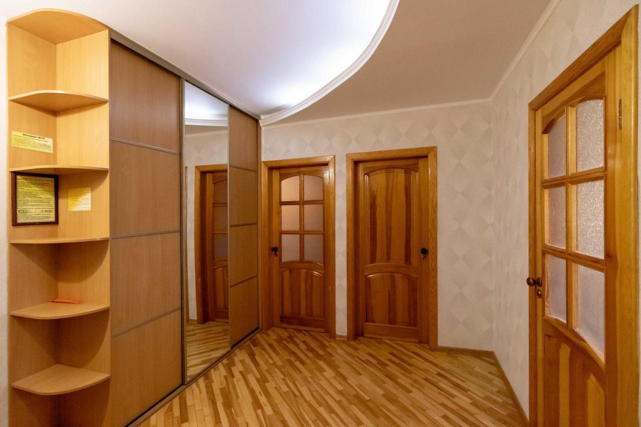 Kvartirkoff Na Ozernaya 8 Kiev Bagian luar foto